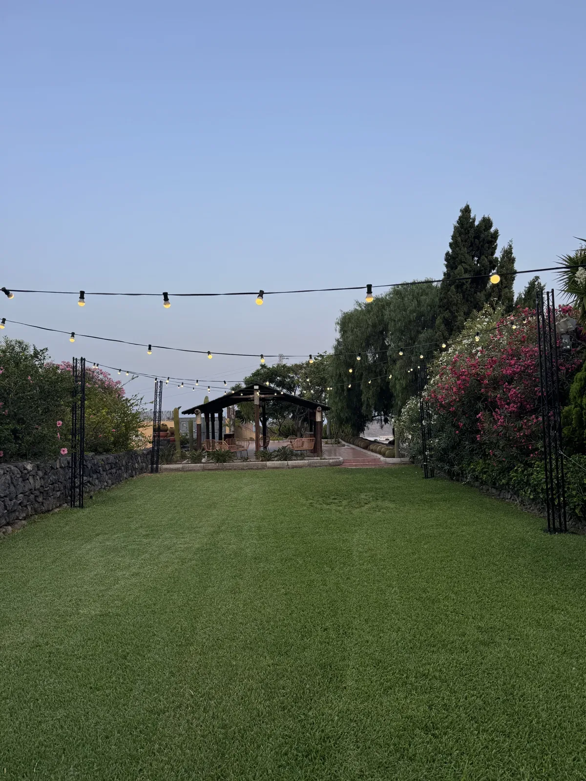 Jardín preparado para una boda al aire libre en Tenerife